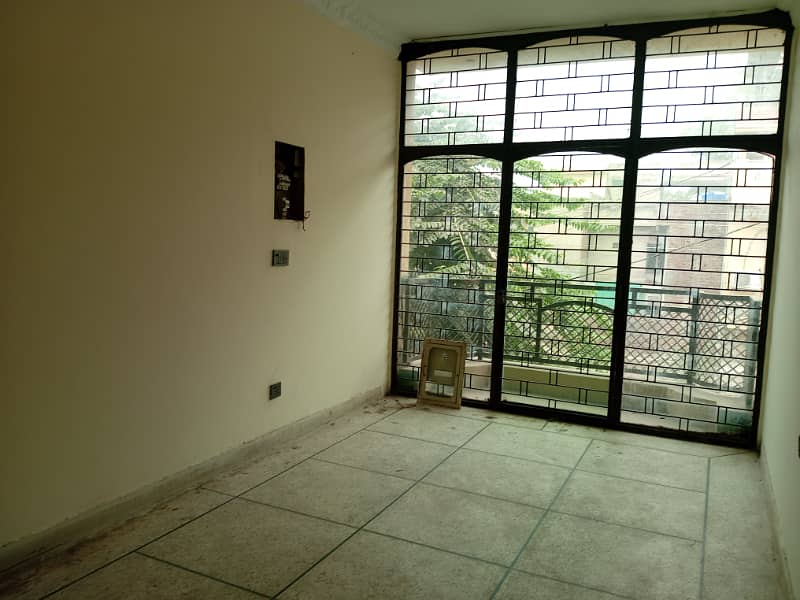 5 MARLA FULL HOUSE FOR RENT IN JOHAR TOWN 0