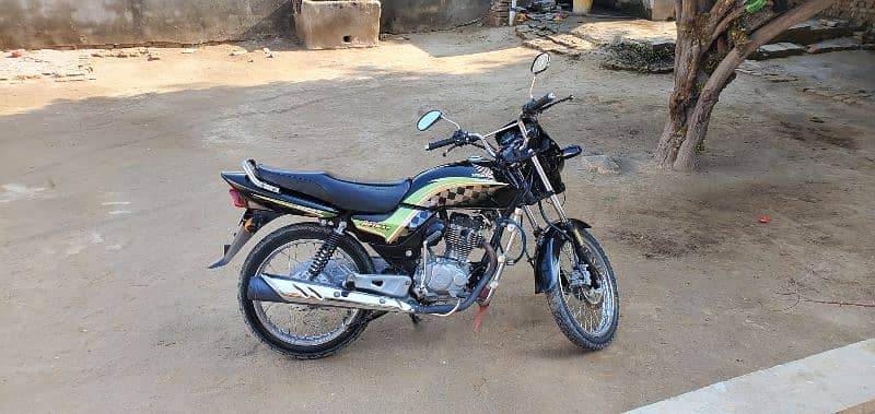 Honda deluxe 2012- 125 total genion condition 16