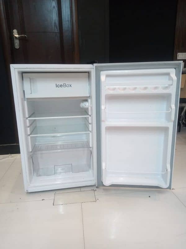 new Dawlance room fridge 0