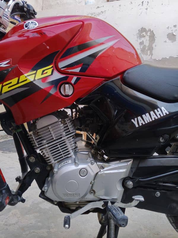 Yamaha YBR G 7