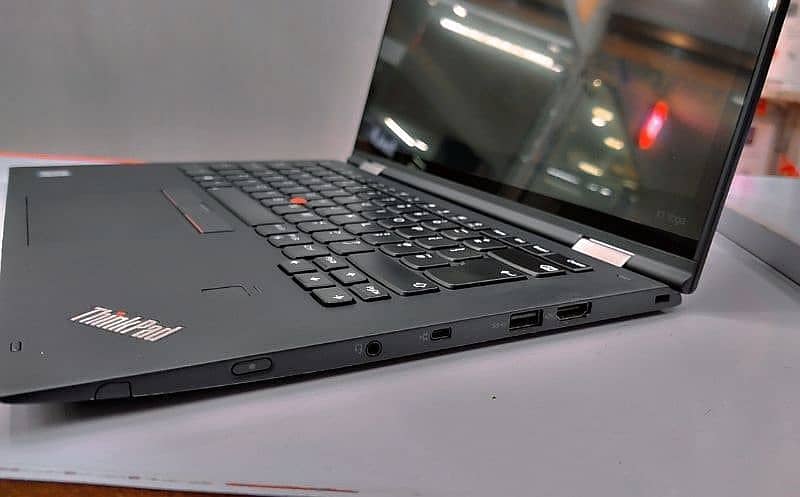 X1 Yoga i7 7th Generation 16gb DDR4 512gb SSD M2 0