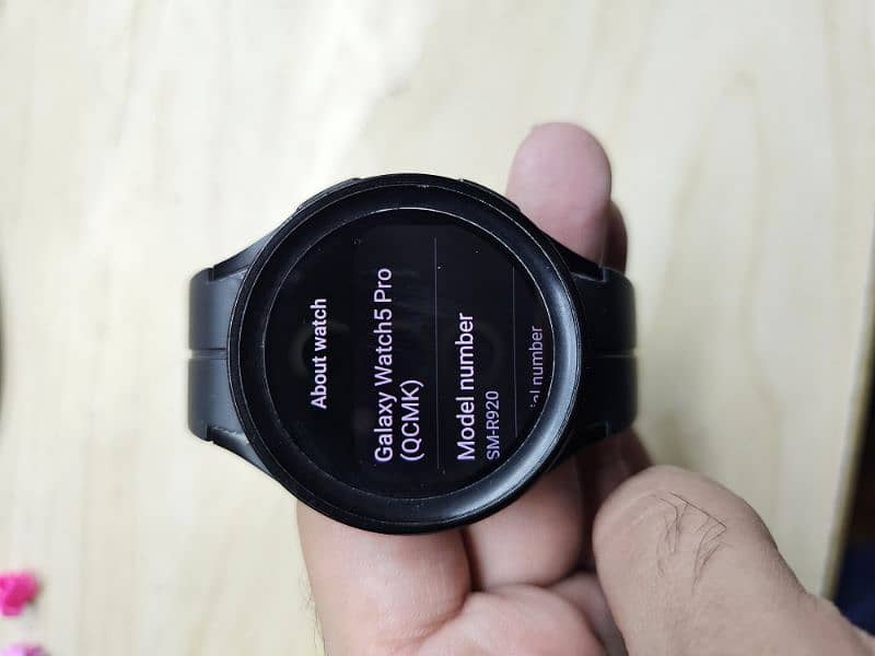 Samsung Galaxy Watch 5 pro black titanium 1