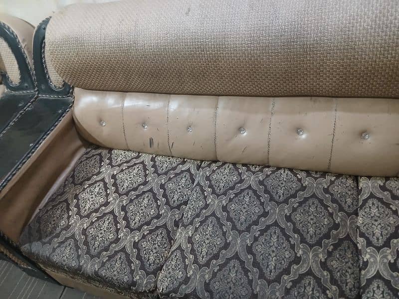 3+2+1 Sofa set For sale Achi condition hai Ap pictures dykh skhty hain 2