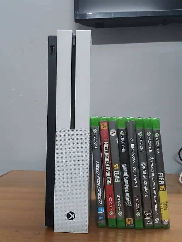 xbox 1 s 1tb purchased from UAE in very condition 10/10 genuine 16