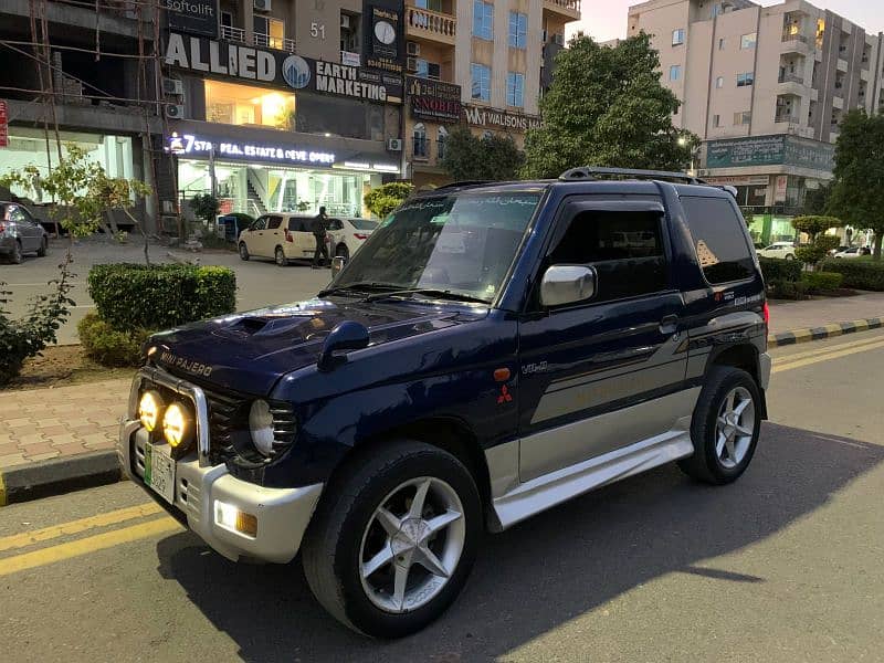 Mitsubishi Pajero Mini 1997 3