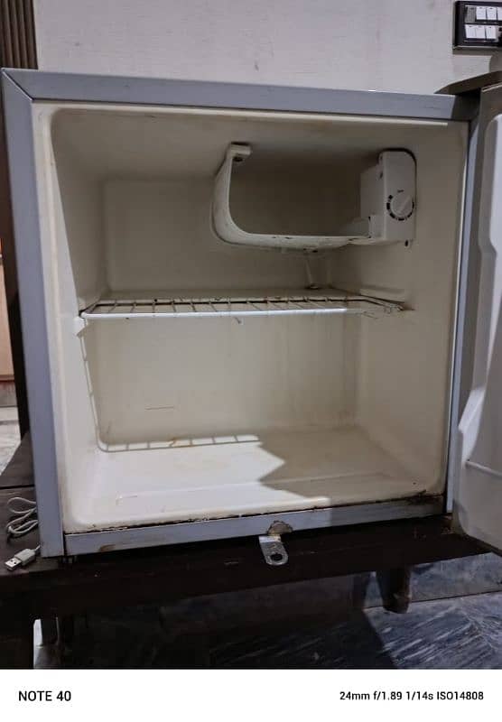 room fridge for sale in good conditio 3