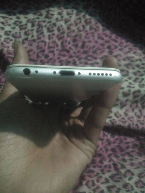 i m selling my iphone 6s 3