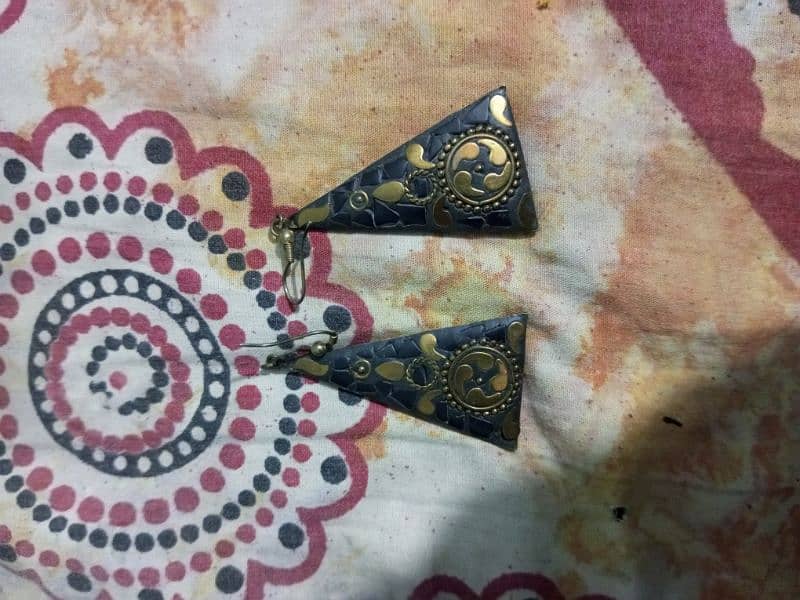 Antique Earrings 0