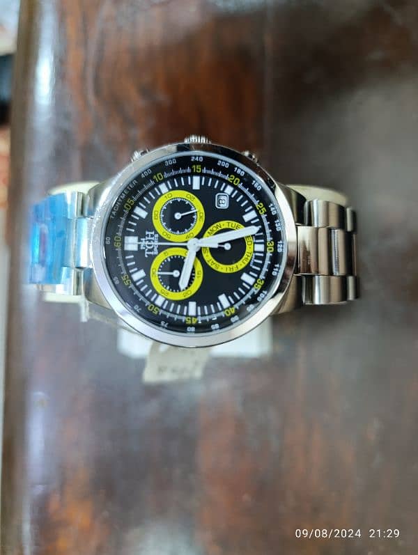 Original  TCH chronograph date watch in 15000 only 14