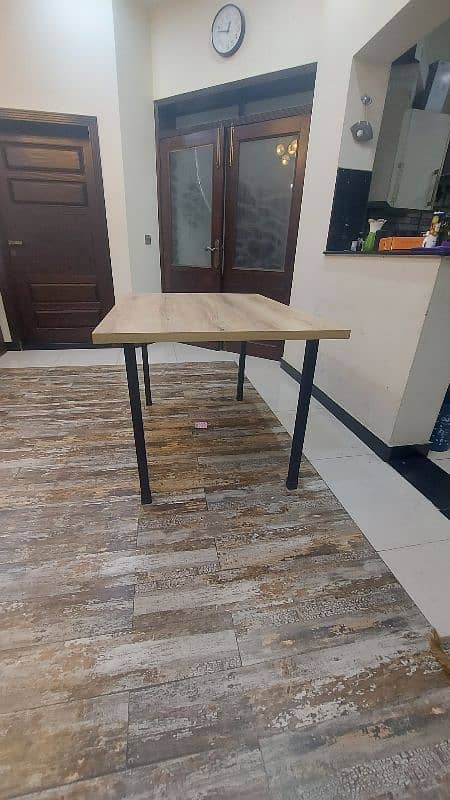 modern design dinning table. sparingly used. 10/10 condition 2