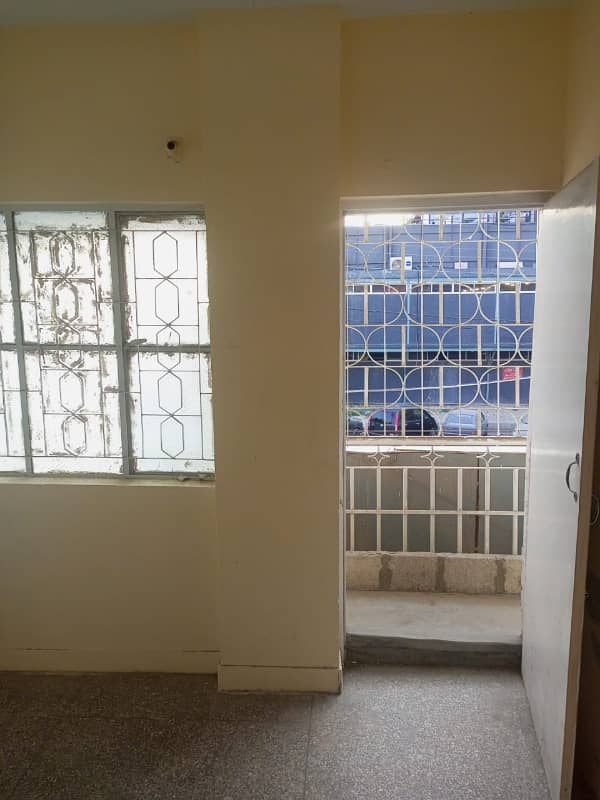 Al haj 2 bed dd 1st floor gulshan iqbal block 4 3