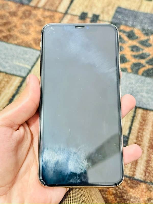 Iphone Xsmax , Non PTA , 256 Gb, Battery Health 82% , 03149373907. 4