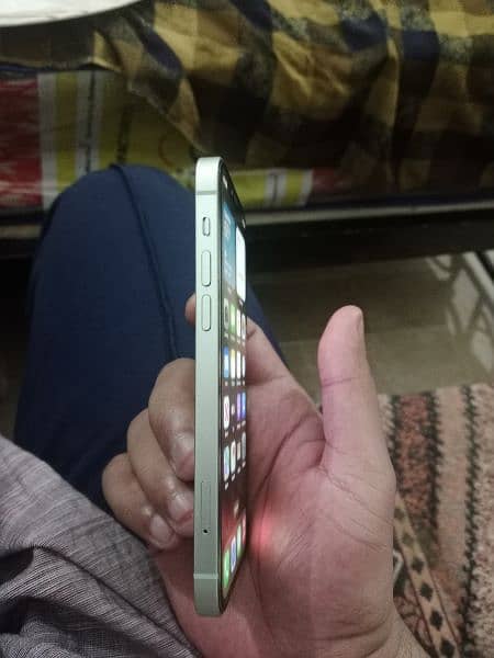 iphone 12  128Gb Jv new condition 3