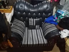 5 seater sofa Good condition 10/09