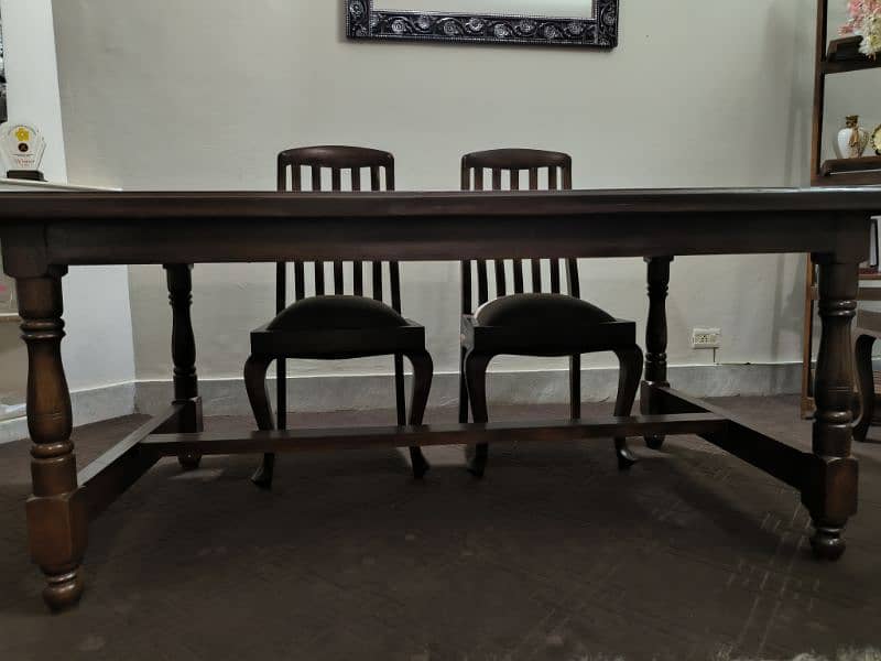 Wooden Dining Table Made of Pure Sheesham Wood along with 6 chairs 6