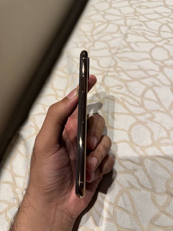 iPhone Xs 64gb PTA APPROVED 2