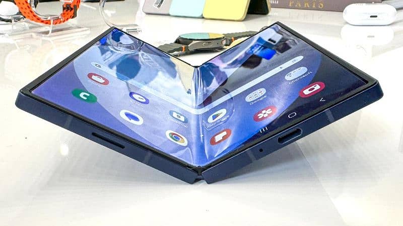 Samsung FOLD Z-6 1