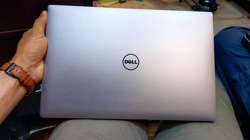 DELL PRECISION 5520 2