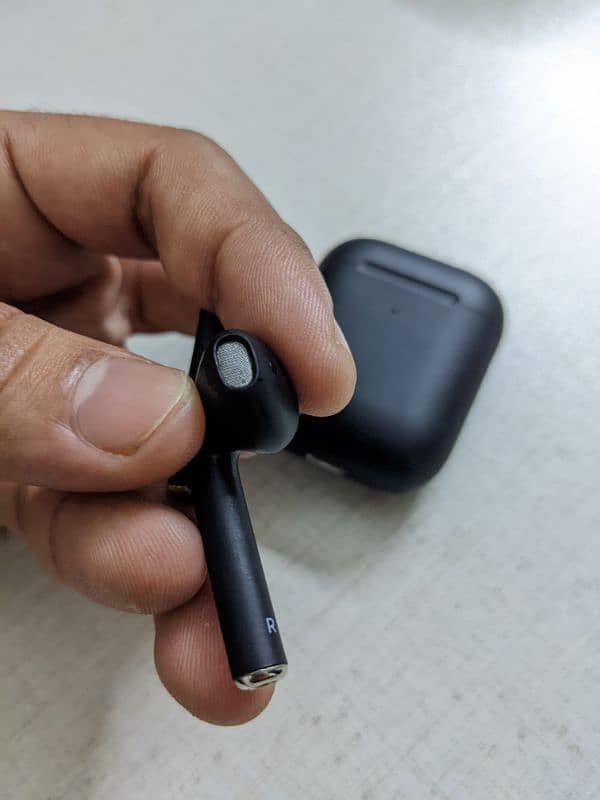 Airpods 2 Generation 3