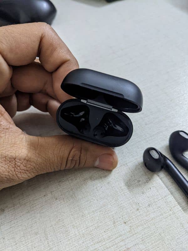 Airpods 2 Generation 6