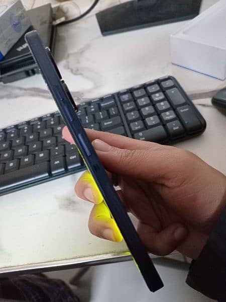 Tecno Camon 20 Pro broken 1