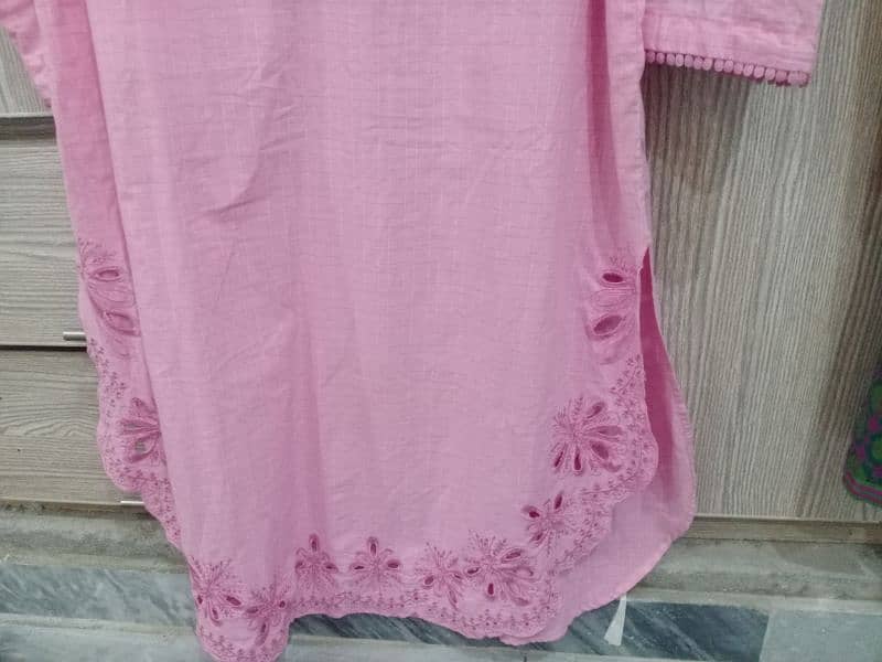 Ethnic long shirt embroided in rose pink Alkaram two piece suit 3