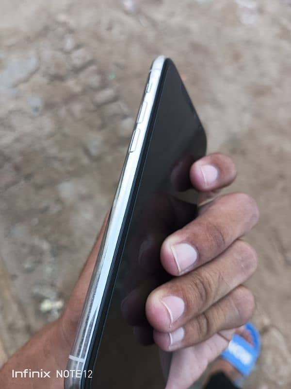 iPhone 11pro non PTA 1