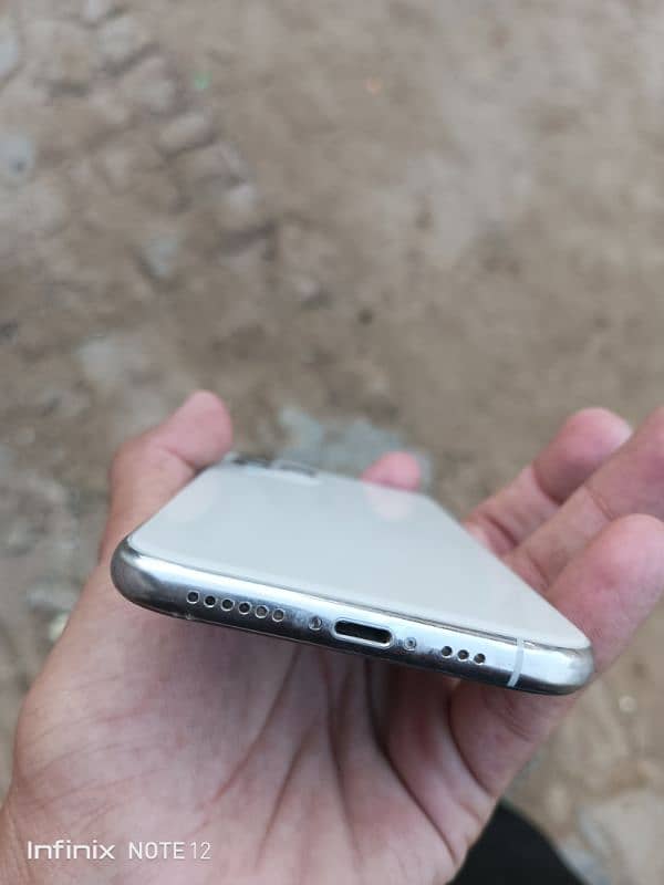 iPhone 11pro non PTA 5