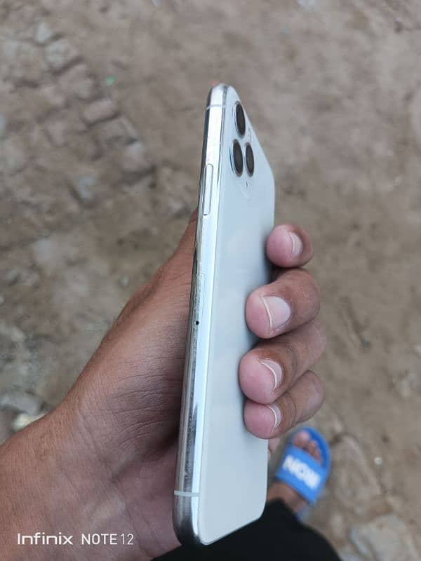 iPhone 11pro non PTA 6