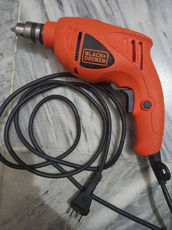 Black decker drill maching 550w for sale 10 by 10 0