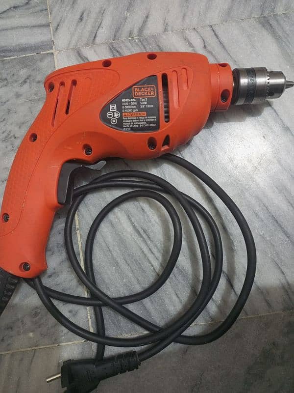 Black decker drill maching 550w for sale 10 by 10 2