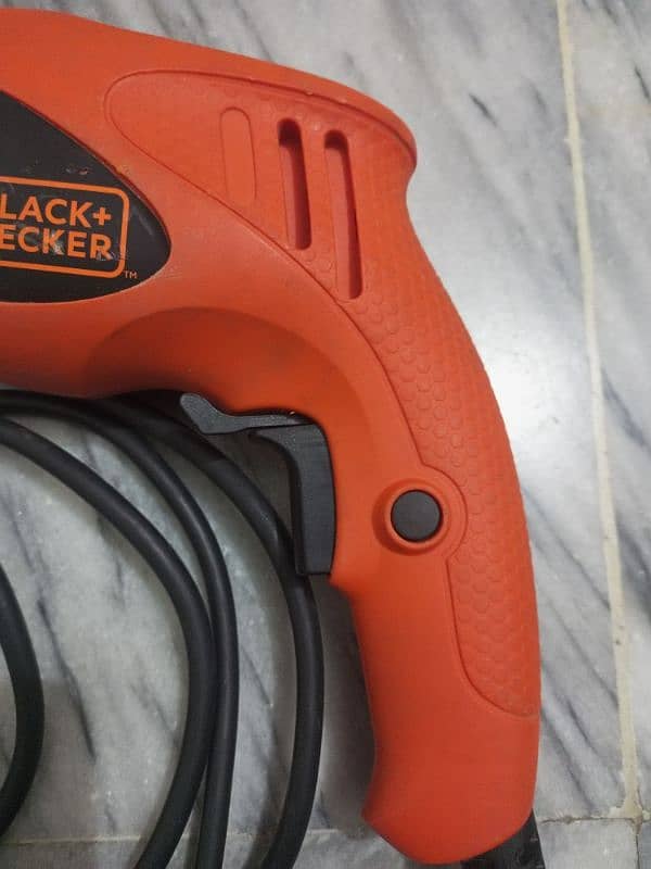 Black decker drill maching 550w for sale 10 by 10 5