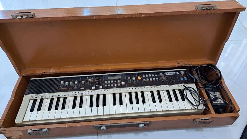 Casio MT-70 49 keys Keyboard Piano Synthesizer 0