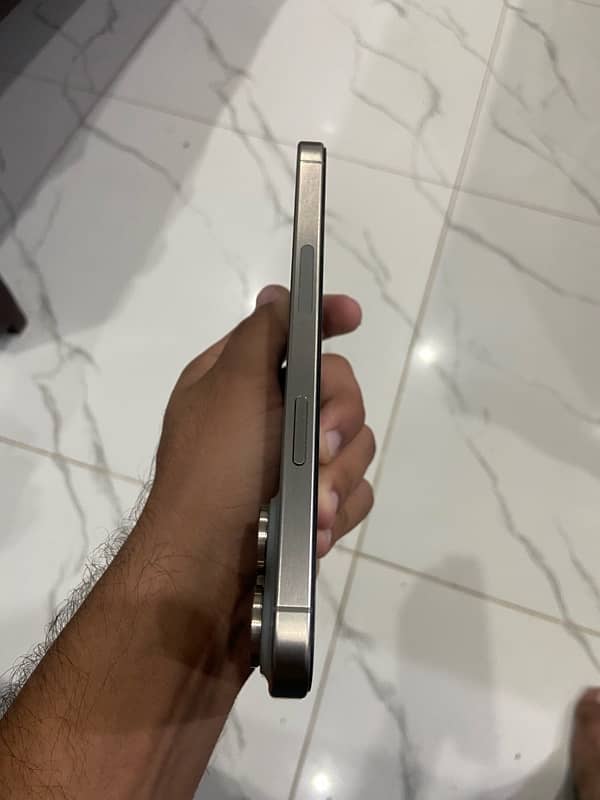 Iphone 15 pro max Natural Titanium 1