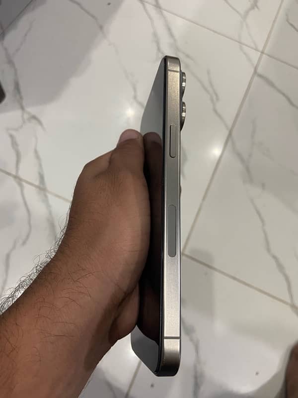 Iphone 15 pro max Natural Titanium 6