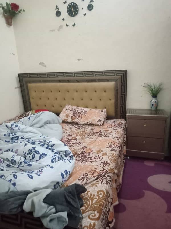 bed 10 by 10 good condition 0