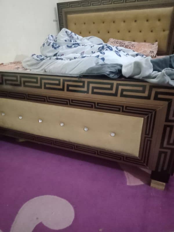 bed 10 by 10 good condition 1