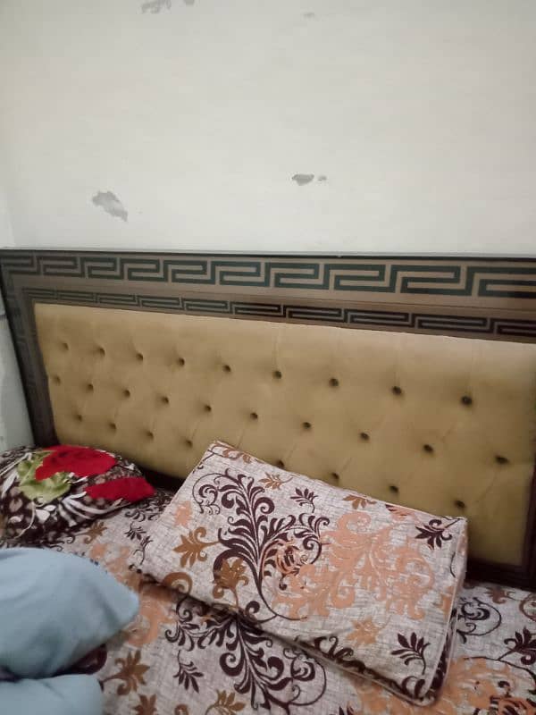 bed 10 by 10 good condition 3