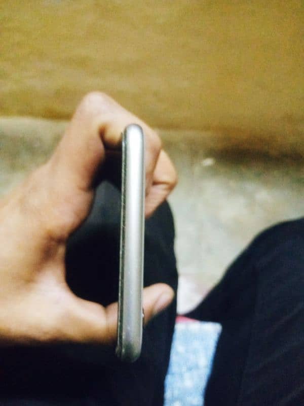 i Phone 6s 64 GB For Sale 5