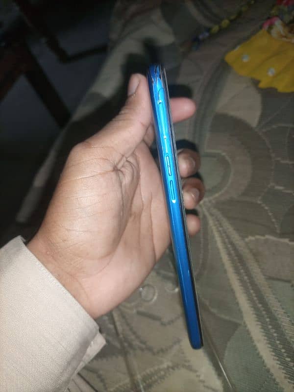 Realme 5i 4 64 3