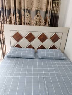 6/6 king size bed with mattress