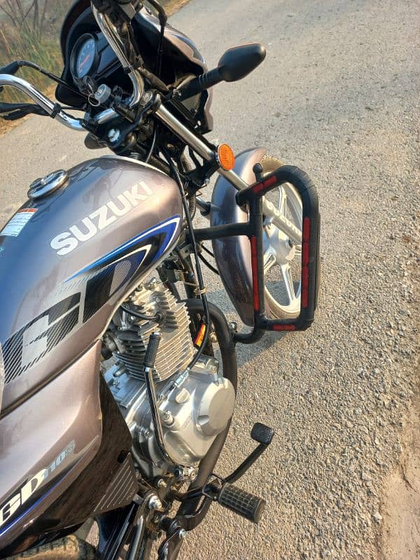 suzuki GD 110s 4