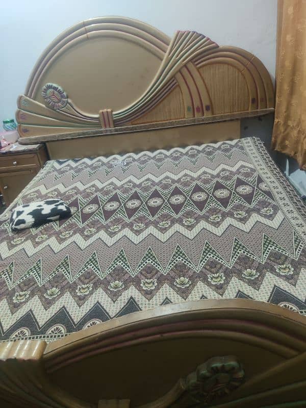 Bed and 2 site  table  + Daracing for sale 1