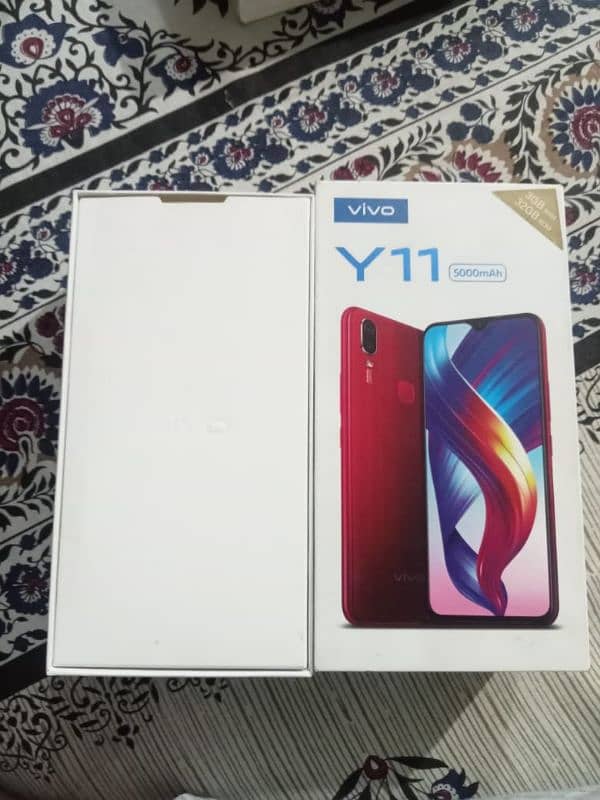 ViVo Y11 BOX PACK CONDITION full Box. 8