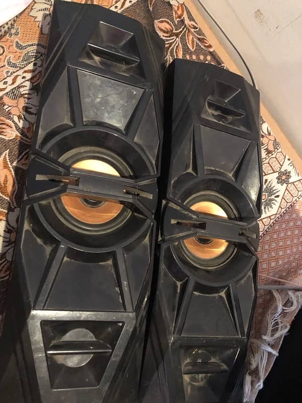 sound speakers available 10/10 conditions 1