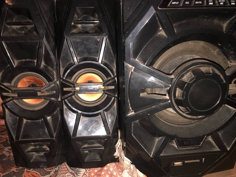 sound speakers available 10/10 conditions 3