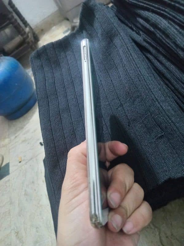 Huawei y7 prime 3/32 jisy chay ho rabta kera 0