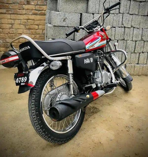 Honda 125 Bike Dera Ghazi Khan ka number hai. Call me/03282741027 2