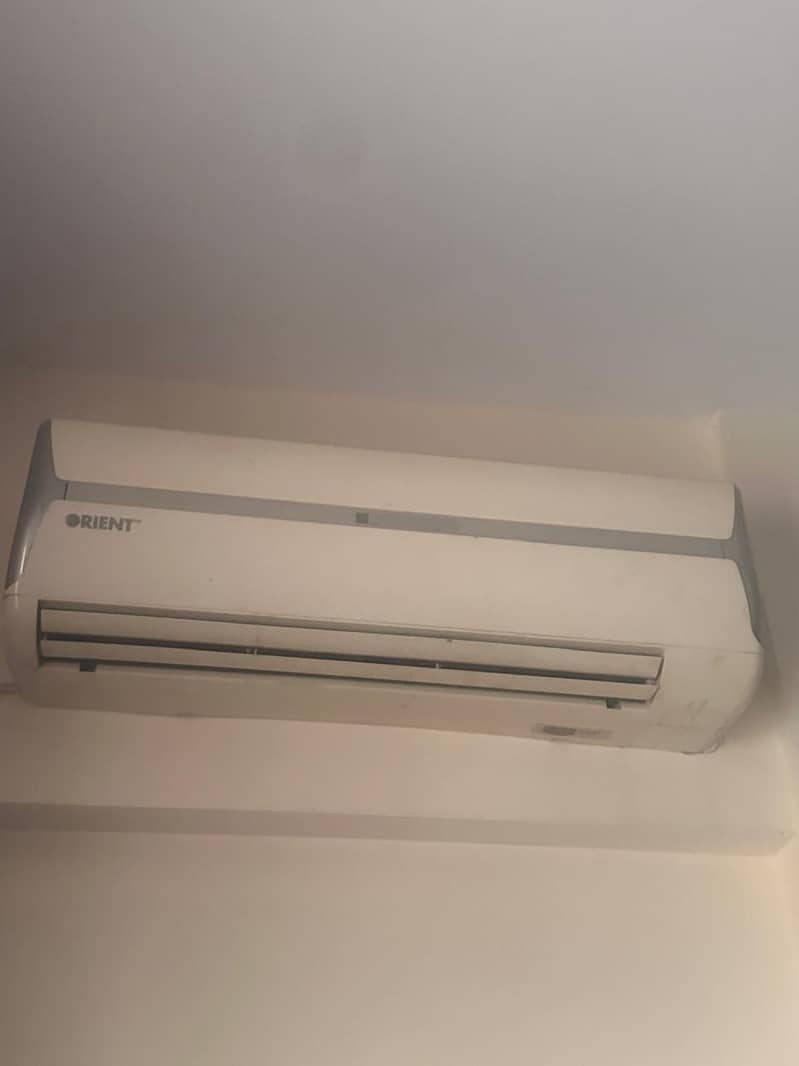 Split AC 1 ton orient brand (non imverter) in good condition 0