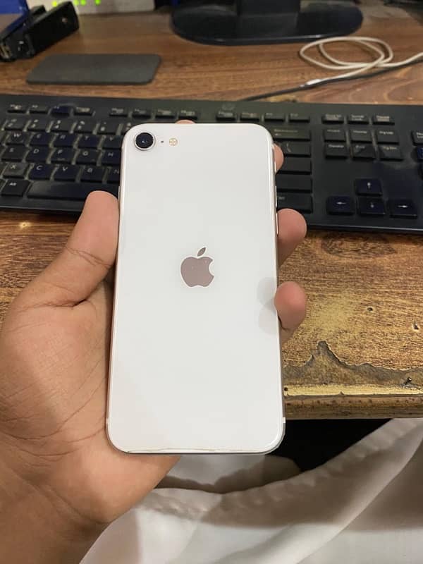 I Phone SE 2020 urgent sale 5